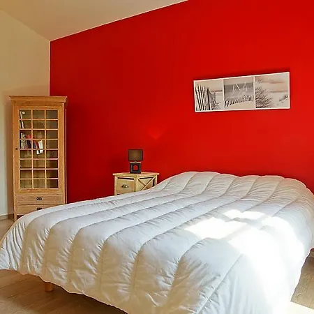 Dolus-d'oleron Sleeps 9 Pool Wifi
