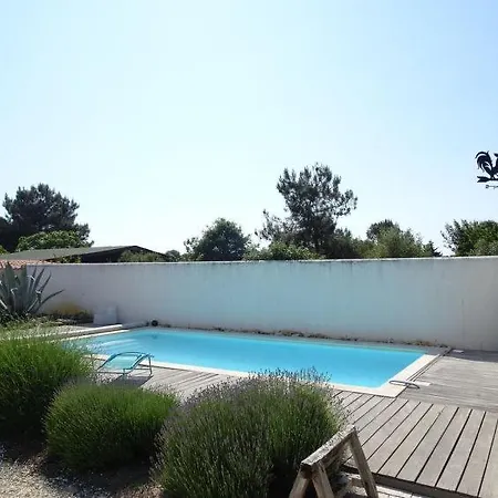 Dolus-d'oleron Sleeps 9 Pool Wifi Vakantiehuis *