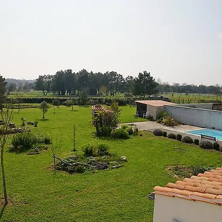 Dolus-d'oleron Sleeps 9 Pool Wifi Vakantiehuis *