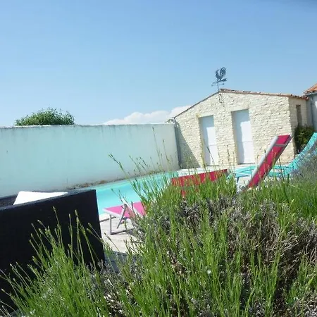 Dolus-d'oleron Sleeps 9 Pool Wifi * Dolus d'Oléron